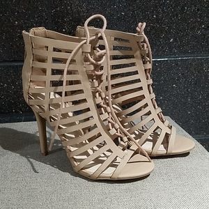 NIB TAN GLADIATOR STRAPPY TAN SANDAL HEELS